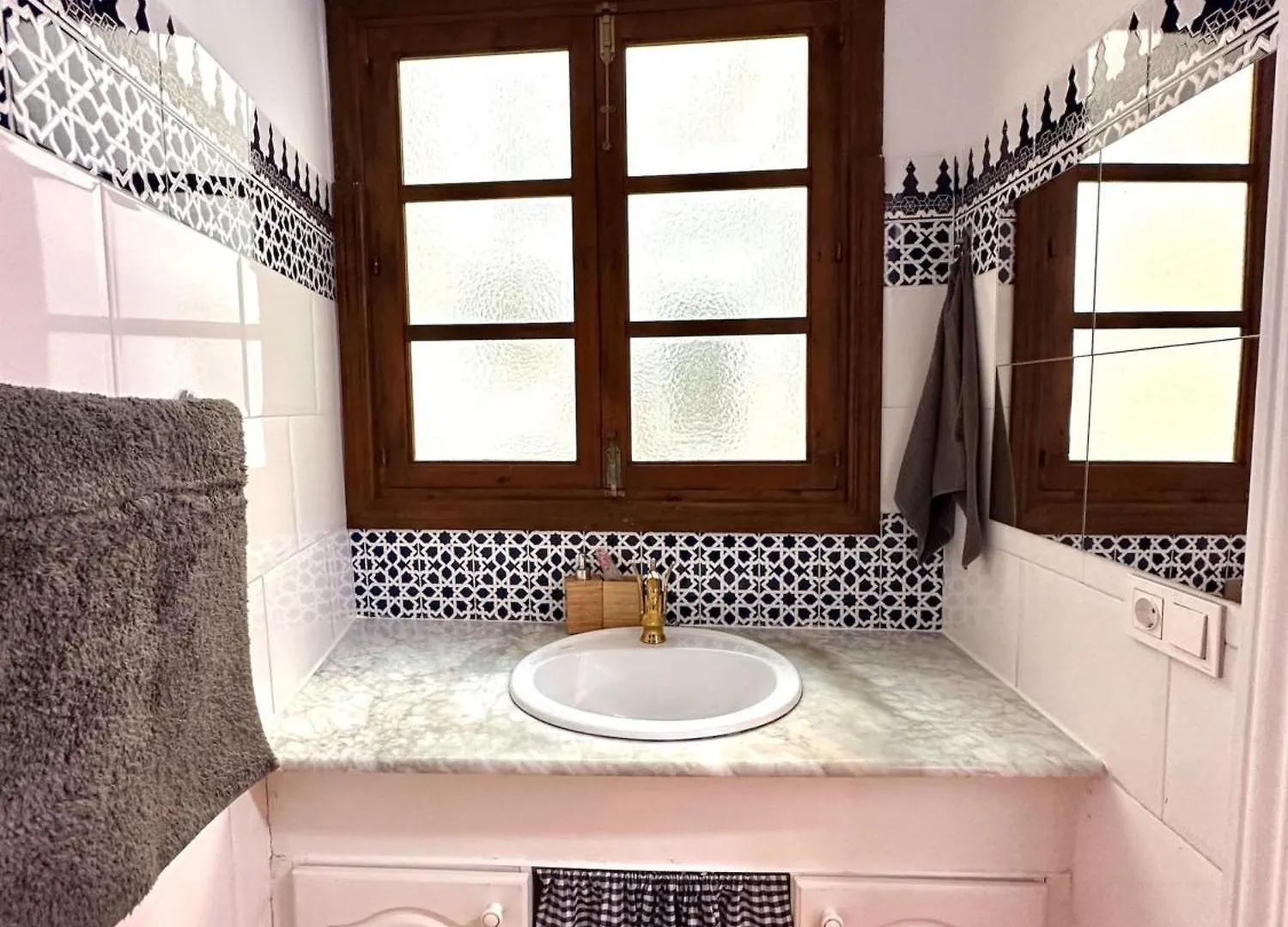Beautiful Flat Near Plaza Merced Malaga Apartment