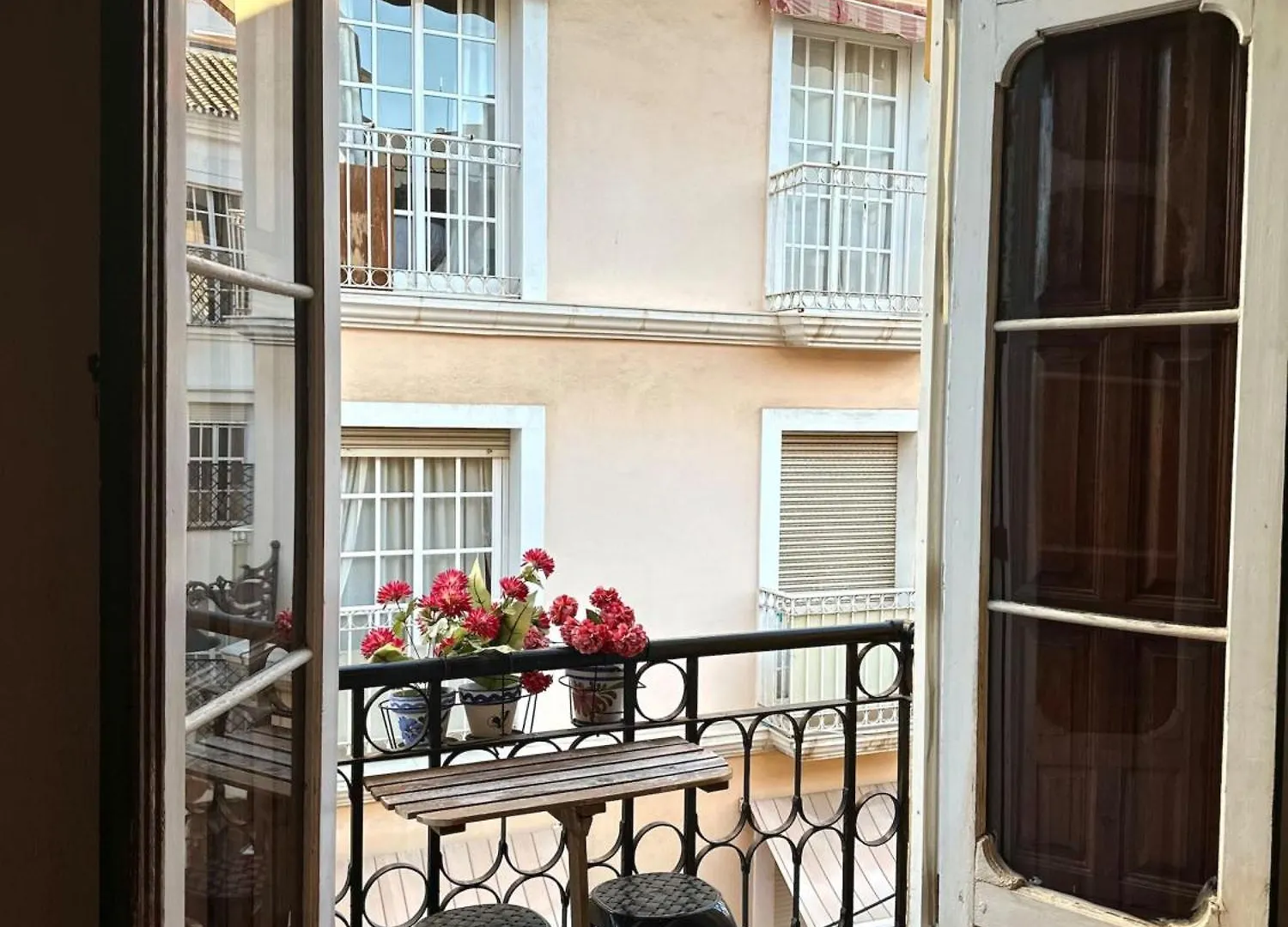 Beautiful Flat Near Plaza Merced Malaga